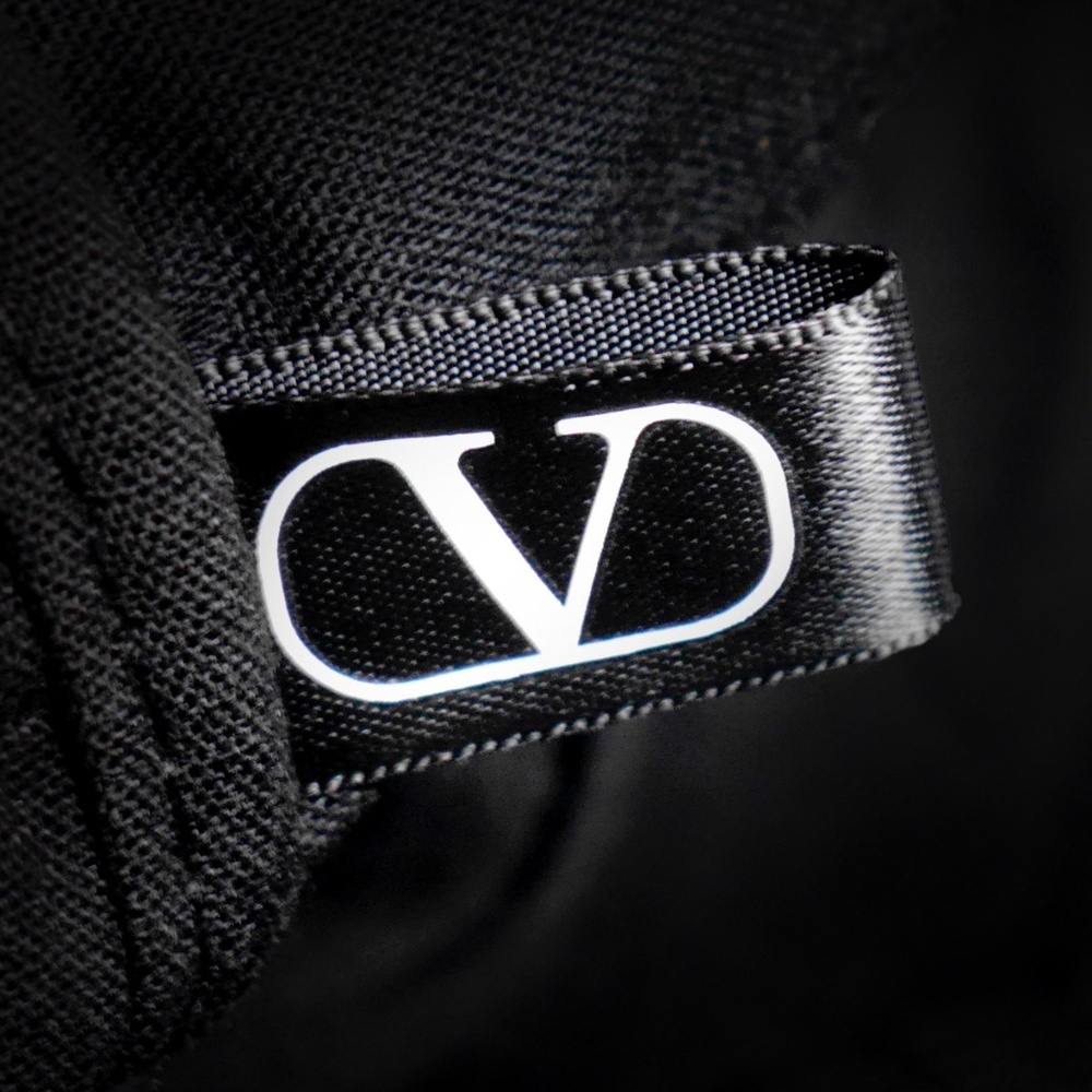 Valentino Crossbody Bag Black NEW - Picture 7 of 7